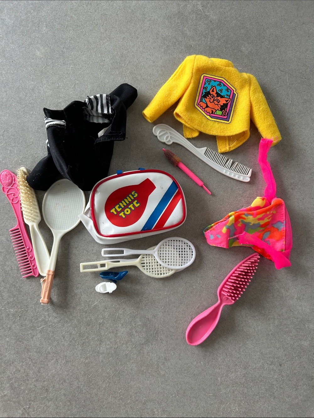 Vintage Barbie and Skipper accessories